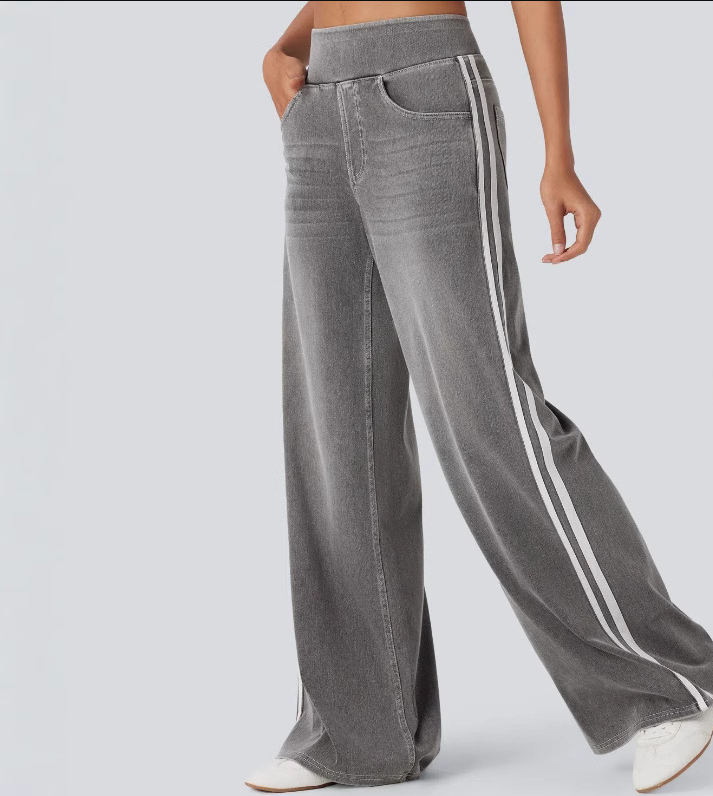 Loose Straight-Leg Flared Jeans