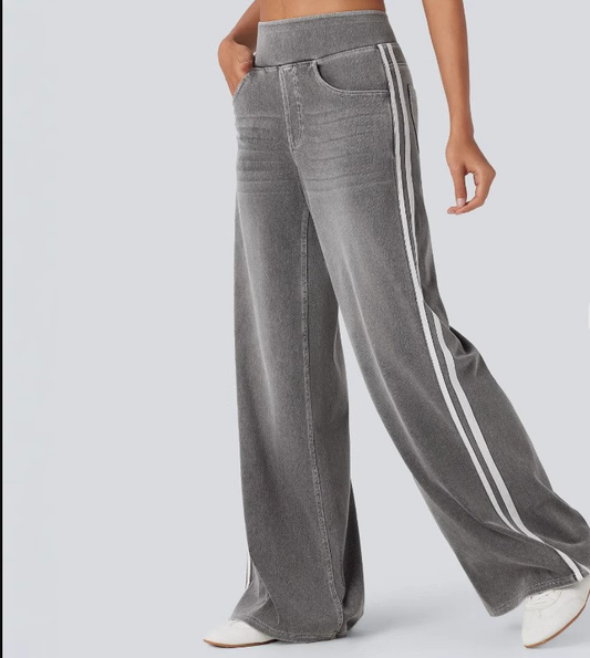 Loose Straight-Leg Flared Jeans